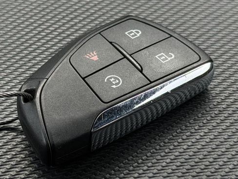 Used 2025 Chevrolet Equinox LT FWD image 24