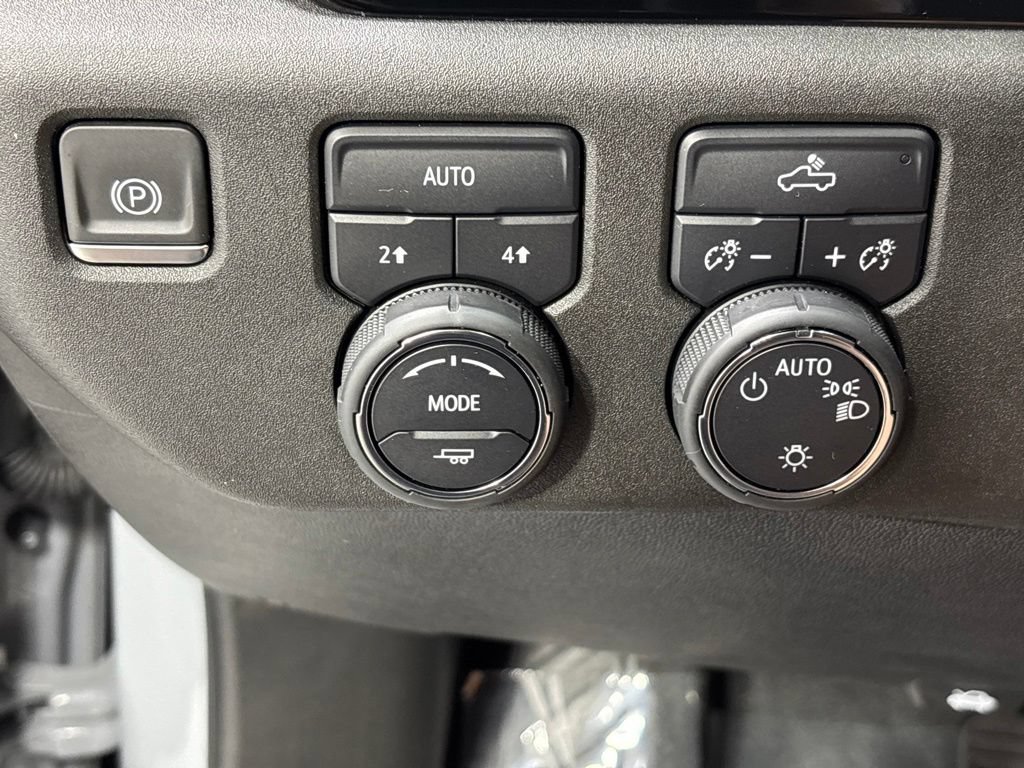 Used 2024 Chevrolet Silverado 1500 LT AWD/4WD image 29