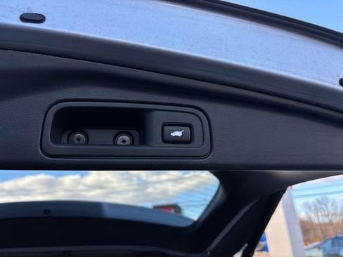 Used 2022 Honda Pilot Touring image 18