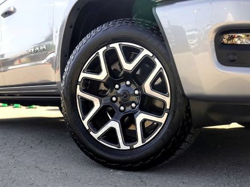 Used 2025 RAM 1500 Laramie AWD/4WD image 2