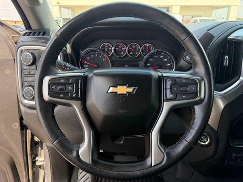 Used 2021 Chevrolet Silverado 1500 LT AWD/4WD image 32