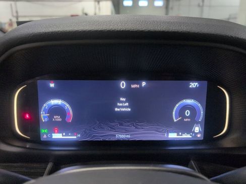 Used 2024 Jeep Wagoneer Series II w/ Flexible Seating Group image 9