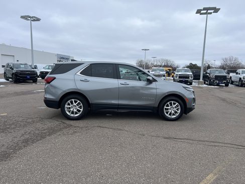 Used 2024 Chevrolet Equinox LT image 11