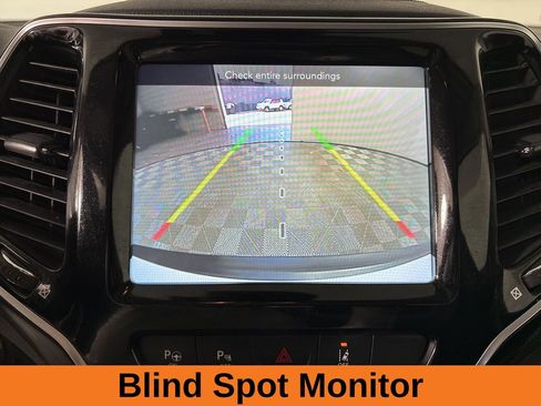 Used 2021 Jeep Cherokee Limited image 18