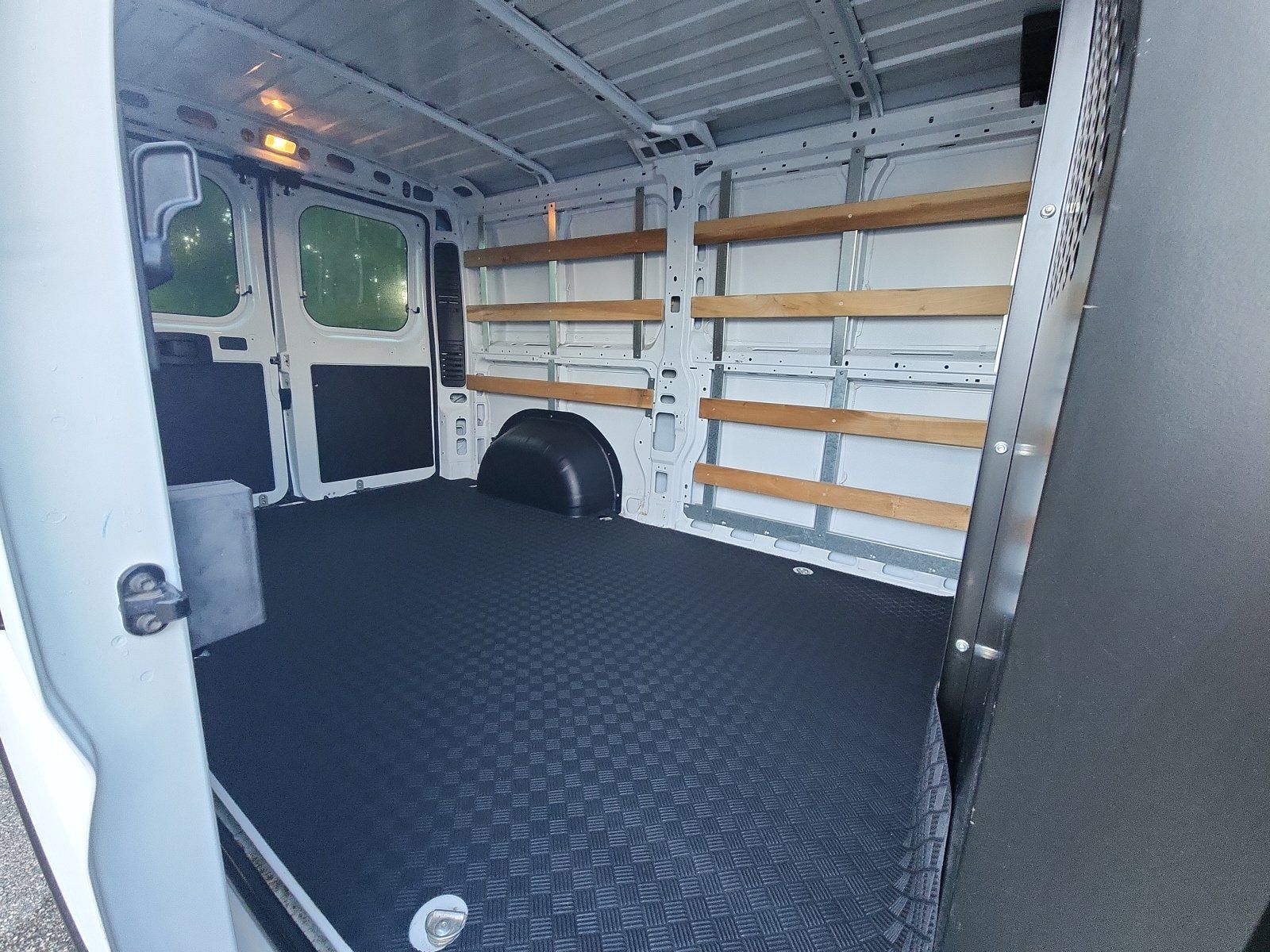 Used 2025 RAM ProMaster 2500 w/ U-Haul Equipment Group FWD image 19