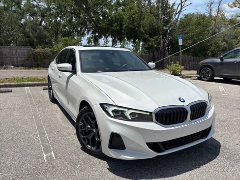 Used 2025 BMW 330i Sedan w/ Convenience Package RWD image 4