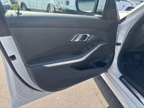 Used 2023 BMW 330i Sedan RWD image 17