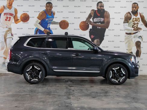 Used 2025 Kia Telluride S AWD/4WD image 19