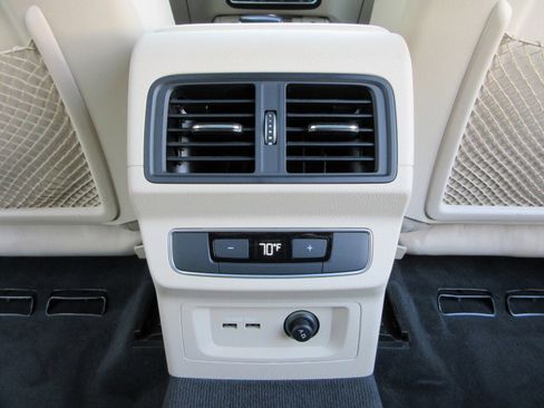 Used 2022 Audi Q5 2.0T Premium image 23