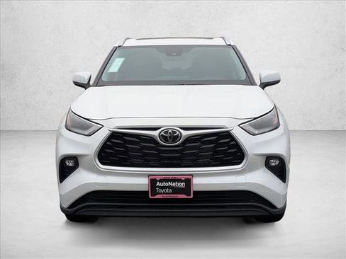 New 2026 Toyota Highlander XLE image 6