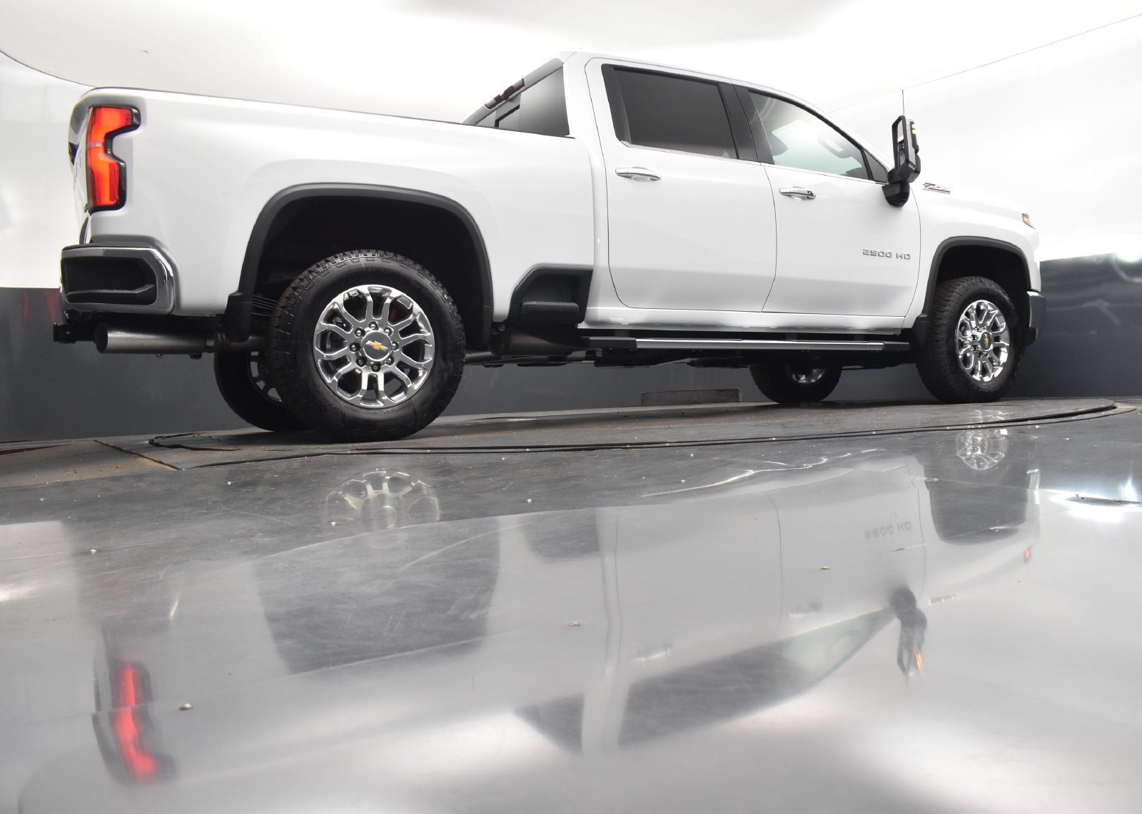 Used 2025 Chevrolet Silverado 2500 LTZ w/ LTZ Convenience Package AWD/4WD image 46