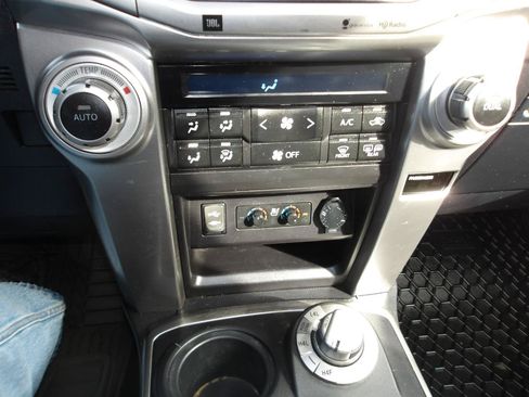 Used 2015 Toyota 4Runner Limited AWD/4WD image 21