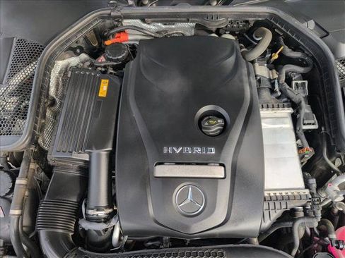 Certified 2017 Mercedes-Benz C 350e Sedan image 22