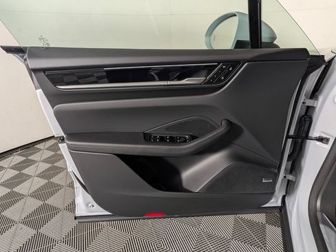 New 2026 Porsche Macan Electric RWD image 26