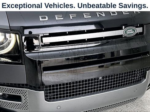 Used 2025 Land Rover Defender 110 V8 AWD/4WD image 38