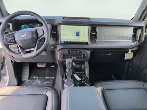 New 2025 Ford Bronco Badlands image 5