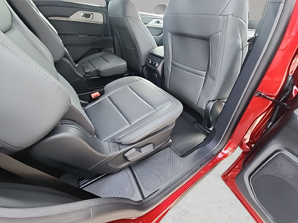 New 2027 Ford Explorer Active w/ Active Comfort Package AWD/4WD image 13