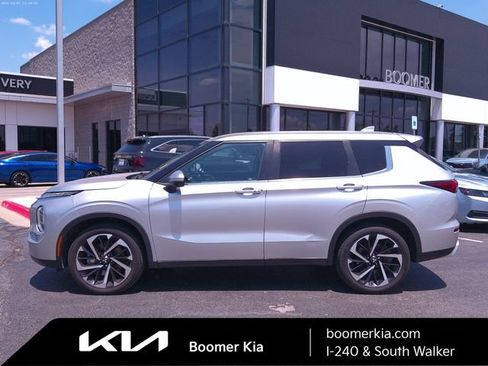 Used 2022 Mitsubishi Outlander SE FWD image 2
