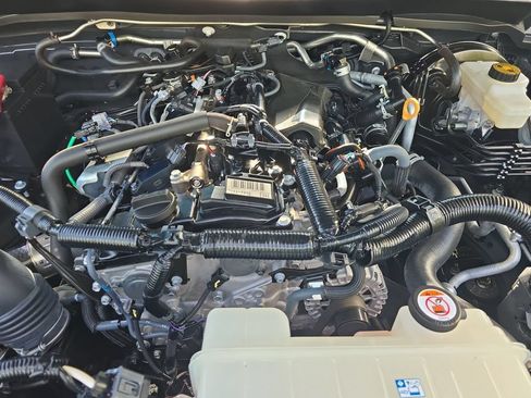 Used 2024 Toyota Tacoma SR5 w/ SR5 Upgrade Package RWD image 29