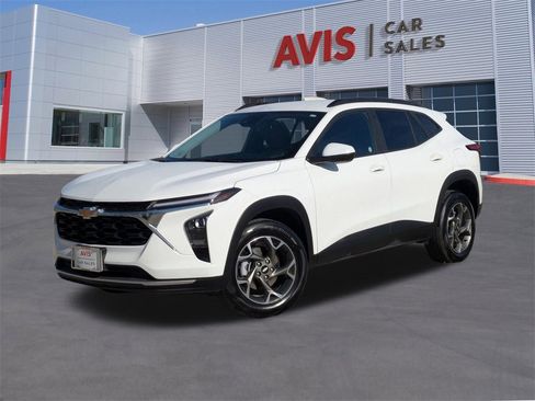 Used 2025 Chevrolet Trax LT w/ LT Convenience Package image 1