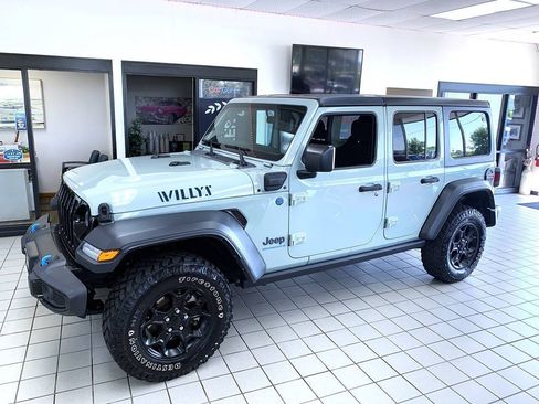 Used 2023 Jeep Wrangler Unlimited w/ Cold Weather Group AWD/4WD image 3