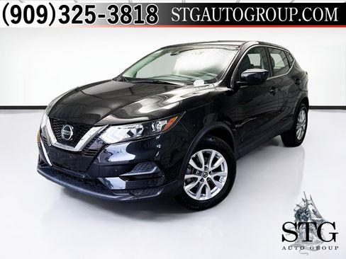 Used 2021 Nissan Rogue Sport S image 1
