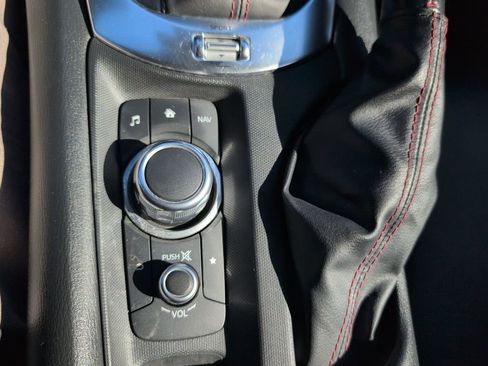 Used 2018 MAZDA MX-5 Miata Grand Touring image 16