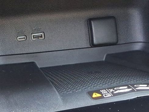 Used 2026 Chevrolet Traverse RS image 29