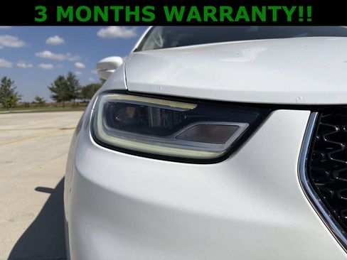 Used 2021 Chrysler Pacifica Touring-L FWD image 36