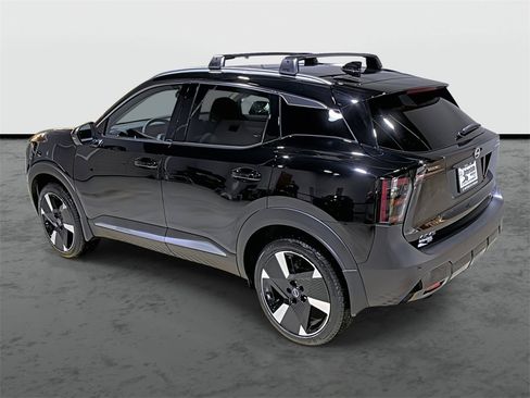 New 2026 Nissan Kicks SR w/ SR Premium Package image 2