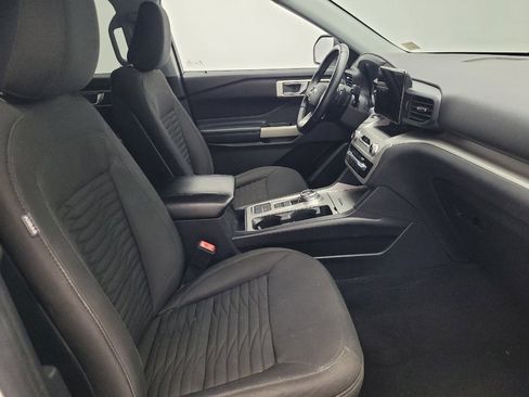 Used 2020 Ford Explorer XLT image 21