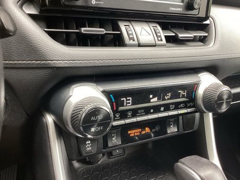 Used 2021 Toyota RAV4 XLE Premium AWD/4WD image 19