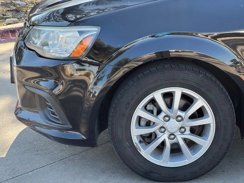 Used 2017 Chevrolet Sonic LT FWD image 25