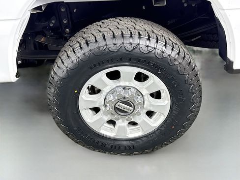 Used 2024 Ford F250 XLT w/ FX4 Off-Road Package AWD/4WD image 33