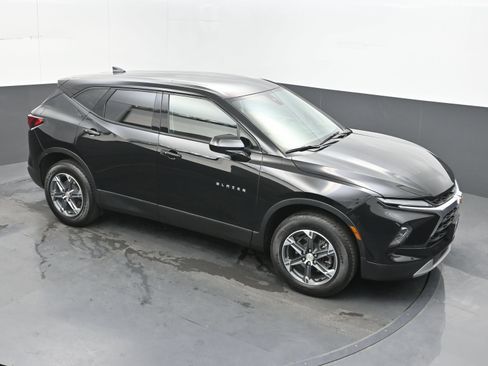Used 2025 Chevrolet Blazer LT FWD image 24