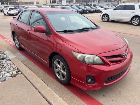 Used 2013 Toyota Corolla S image 4
