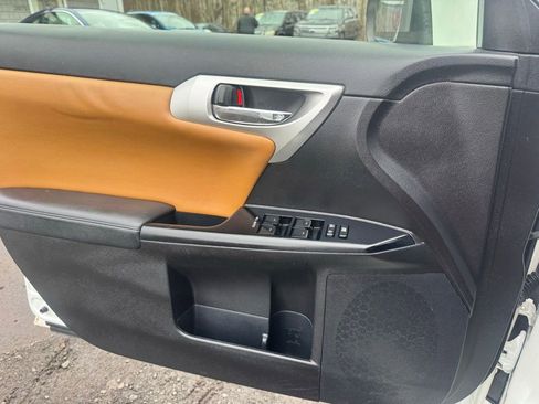 Used 2013 Lexus CT 200h w/ Premium Pkg w/Navigation image 29