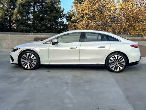 Used 2023 Mercedes-Benz EQE 500 4MATIC Sedan image 2