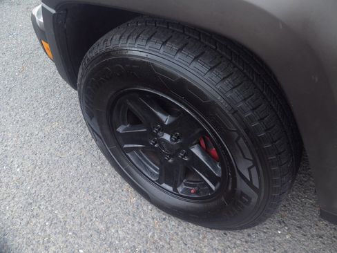 Used 2005 Jeep Liberty Renegade image 25