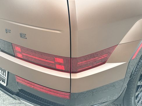 Used 2024 Hyundai Santa Fe Calligraphy FWD image 25