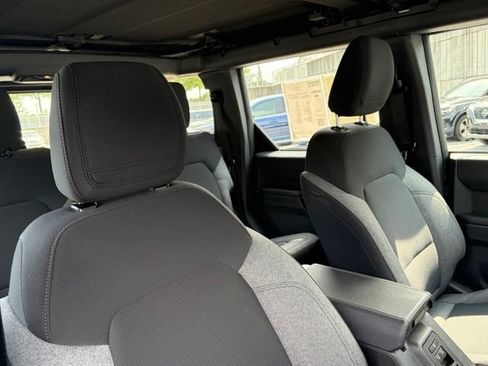 Used 2025 Ford Bronco 4-Door AWD/4WD image 28