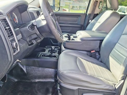 Used 2018 RAM 5500 Tradesman image 10