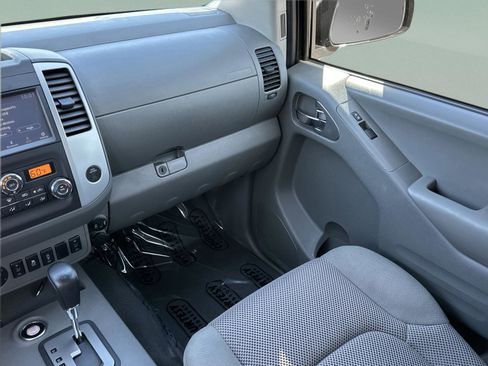 Used 2020 Nissan Frontier SV w/ Midnight Edition Floor Mats RWD image 14