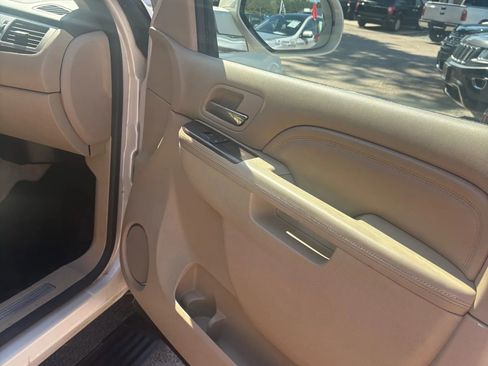 Used 2013 Cadillac Escalade ESV Premium image 24