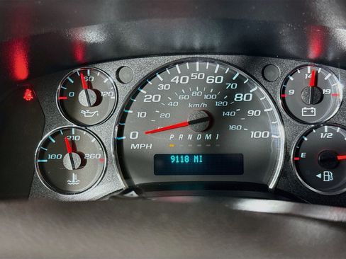 Used 2025 GMC Savana 2500 w/ Driver Convenience Package RWD image 35