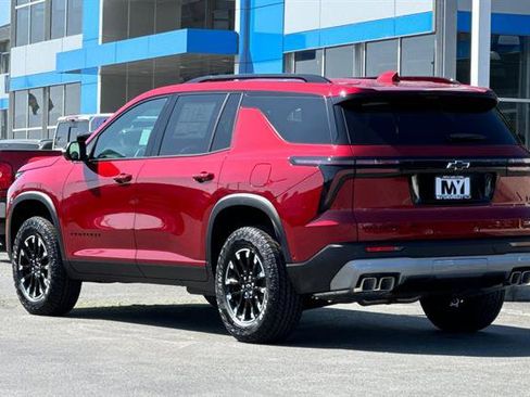 New 2026 Chevrolet Traverse Z71 w/ Enhanced Driving Package image 6