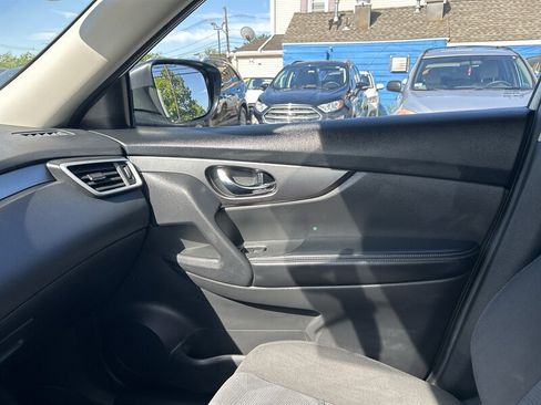 Used 2016 Nissan Rogue S AWD/4WD image 12