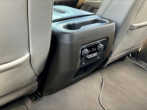 Used 2024 Chevrolet Tahoe Z71 w/ Z71 Off-Road Package AWD/4WD image 23