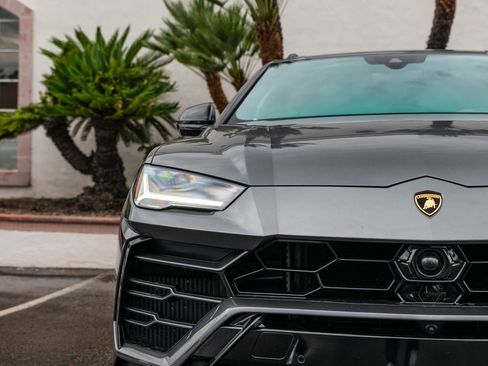 Used 2020 Lamborghini Urus image 38