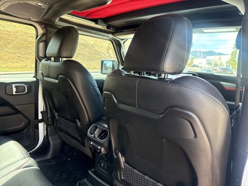 Used 2025 Jeep Wrangler Unlimited Rubicon image 25